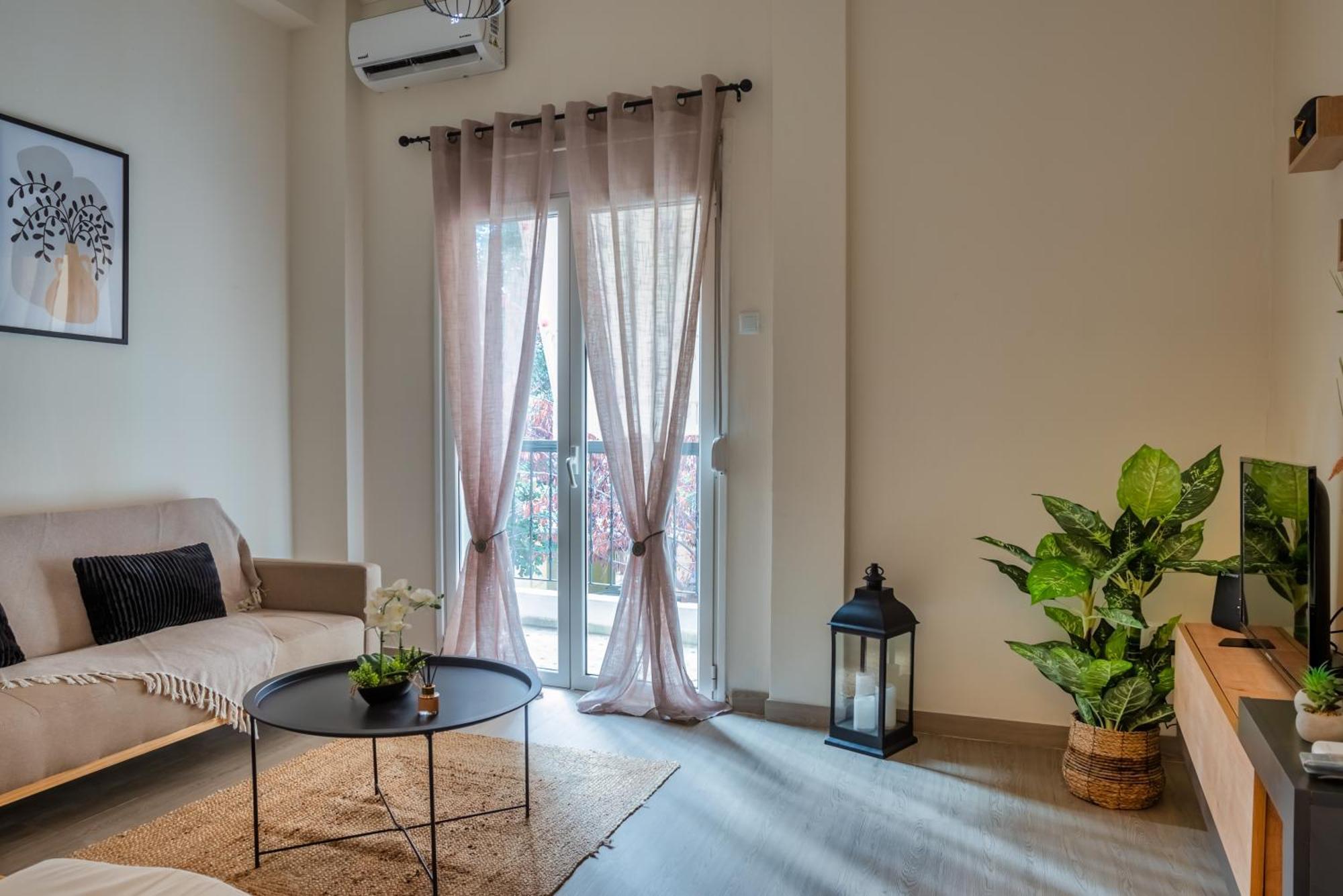 Break 4' To Metro Apartment Athens